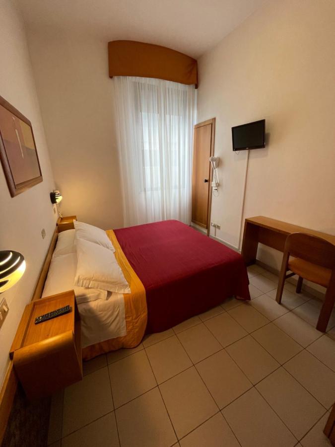 Hotel Arpa リミニ エクステリア 写真
