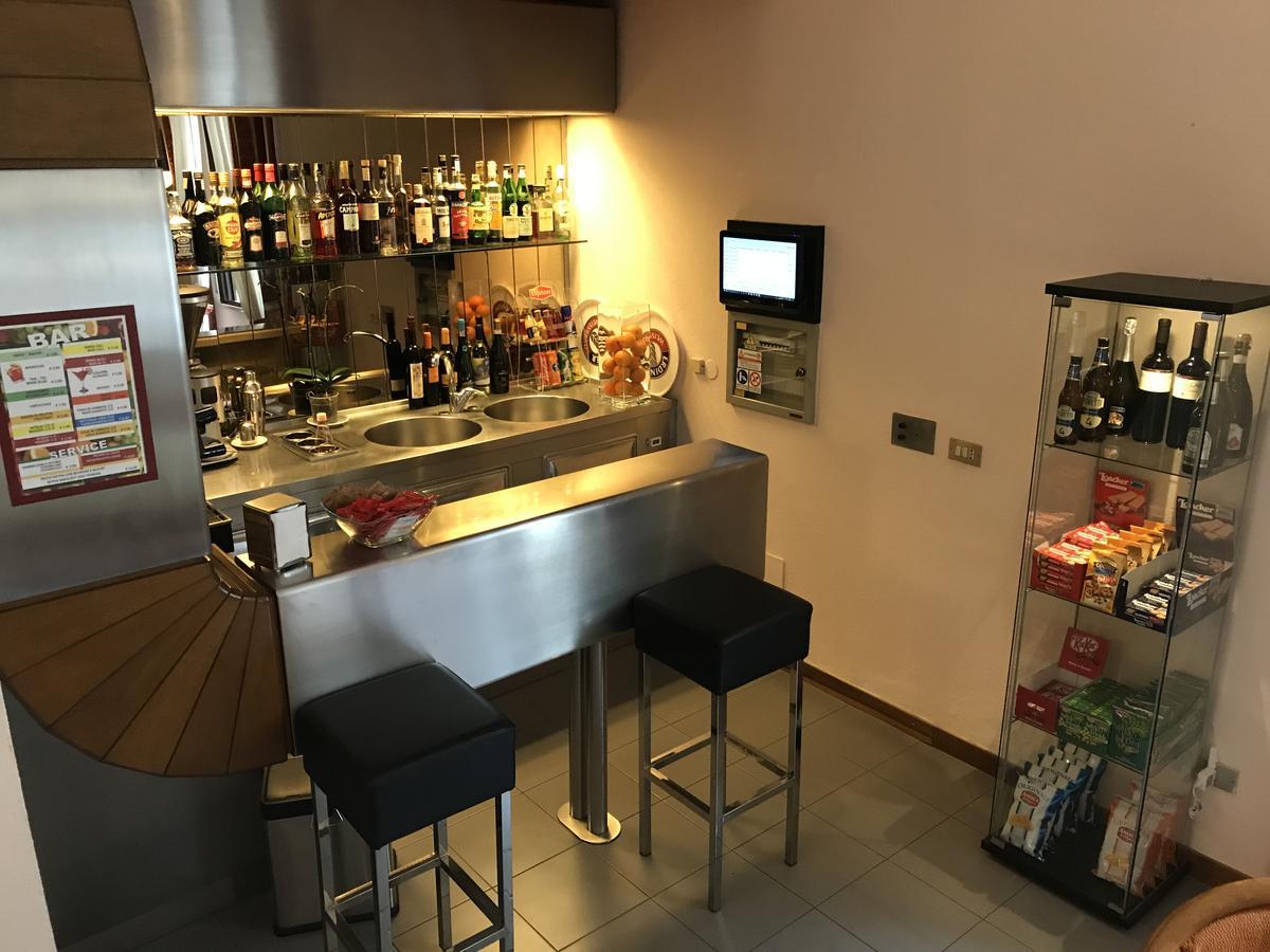 Hotel Arpa リミニ エクステリア 写真